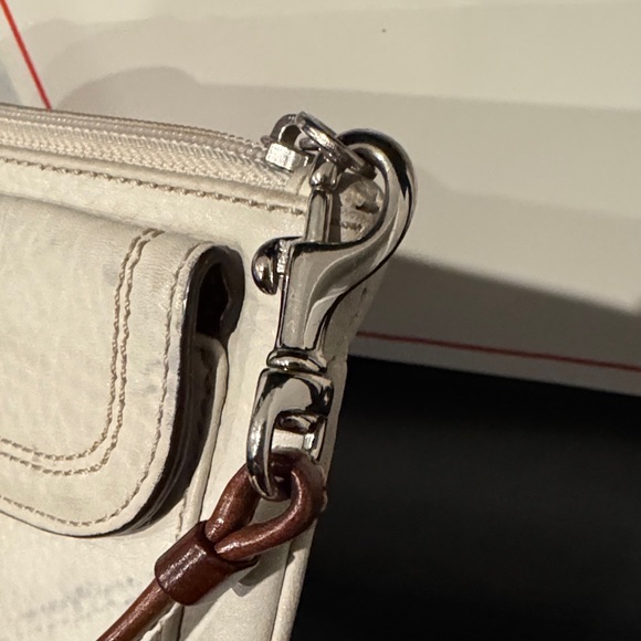 Coach Soho White Leather Wristlet with Brown Buckle Accent - Picture 6 of 9